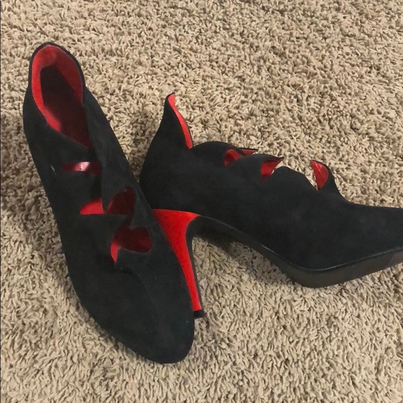 Super fun, beautiful, comfy shade shoe! - Picture 1 of 3